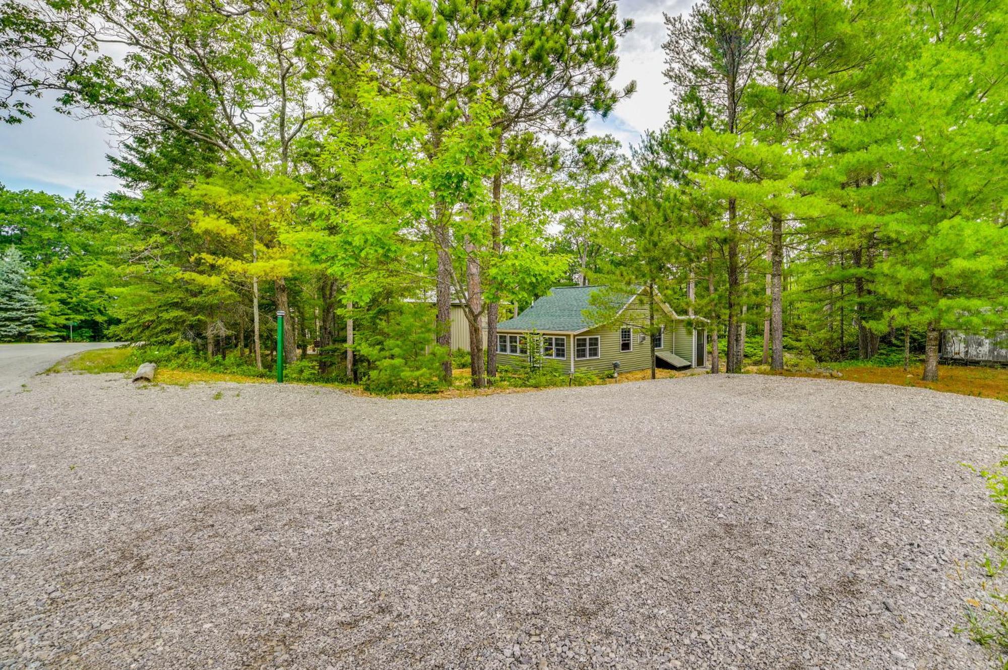 Enchanted Lake Huron Cottage With Beach Access! Rogers City Dış mekan fotoğraf