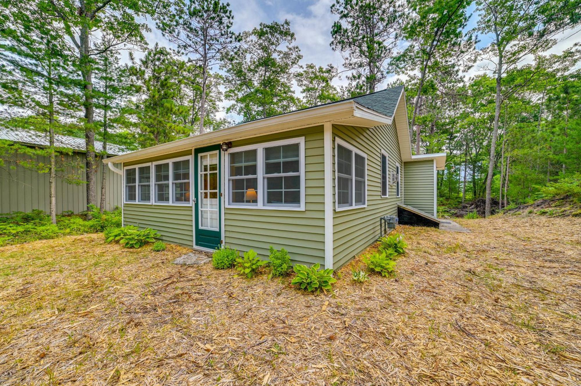 Enchanted Lake Huron Cottage With Beach Access! Rogers City Dış mekan fotoğraf