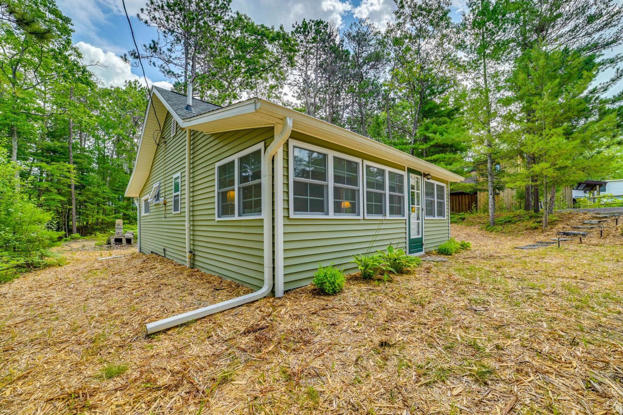 Enchanted Lake Huron Cottage With Beach Access! Rogers City Dış mekan fotoğraf